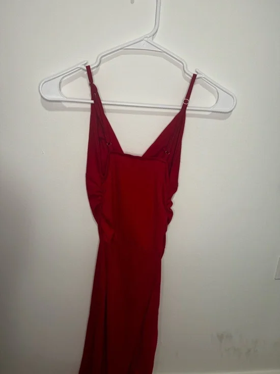 Red V-Neck Slit Midi Dress - Women - Picture 5 of 5